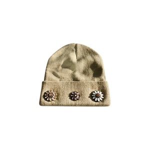 Beautiful khaki beanie. Very nice quality